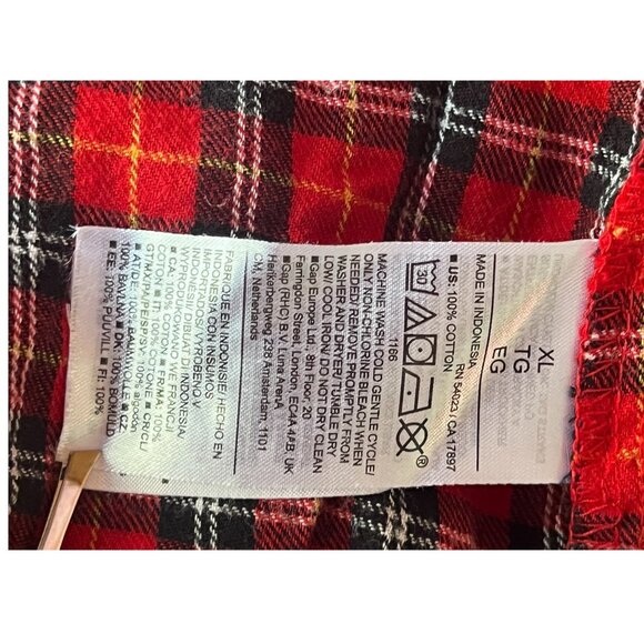 Old Navy Red & Black Plaid Classic Flannel Shirt XL womens Long Sleeve Button-Up - Picture 4 of 8